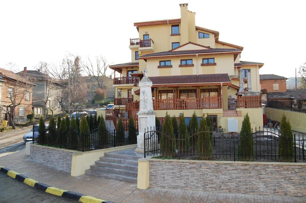 Rusenski Lom Hotel Koshov Экстерьер фото